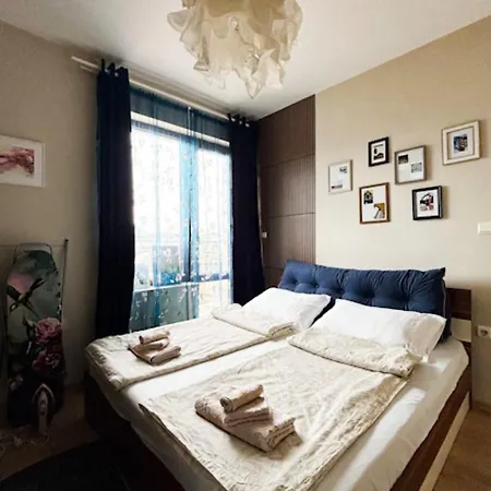 Апартамент The Corner Is A Small, Sunny And Cozy Варна